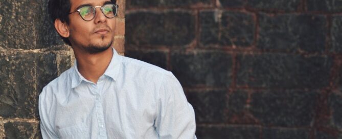 man against a brick wall wonders what is sex therapy